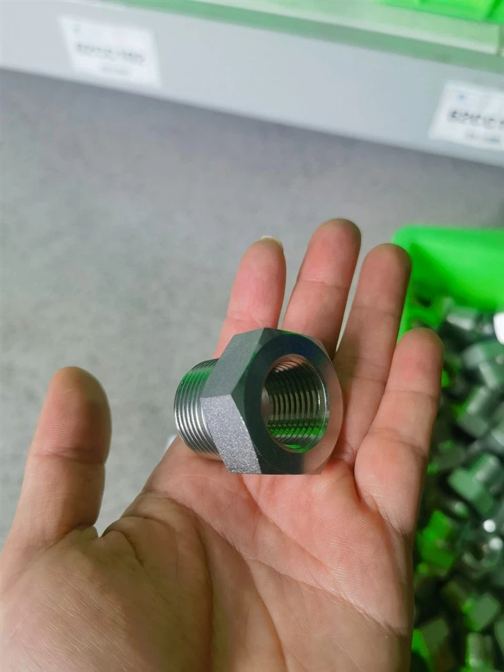 Bsp Male Double Use For 60° Cone Seat Or Bonded Seal/NPT Female